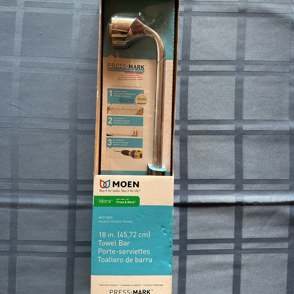 MOEN 18 inch (45.72 cm) Chrome Towel Bar